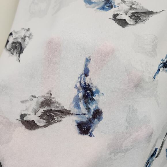 Torrid sheer short sleeve bird print shark bite hemline blouse woman's size 1X - Picture 8 of 11